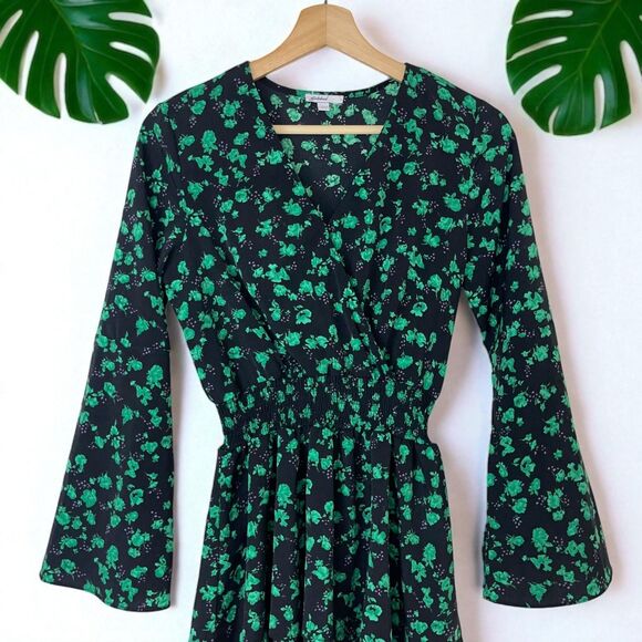 Subdued Emerald Leaf Floral Print Ruffle Tiered Flare Sleeve Dress - Picture 6 of 10